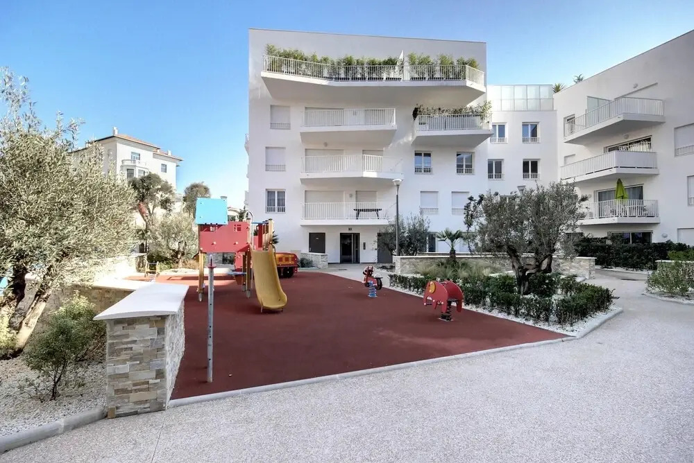 Apartment With 2 Bedrooms in Cannes, With Wonderful City View, Furnish