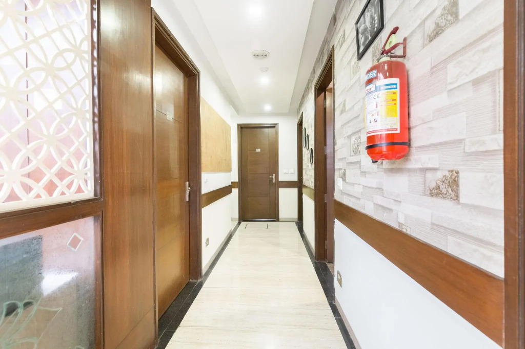OYO 555 Hotel Mourya