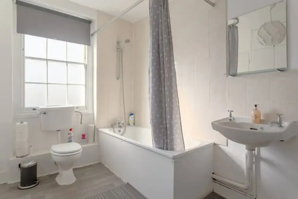 Stunning, Spacious Townhouse Moments From Camden