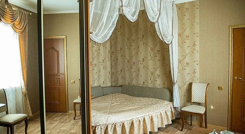 Гостиный Двор Леон