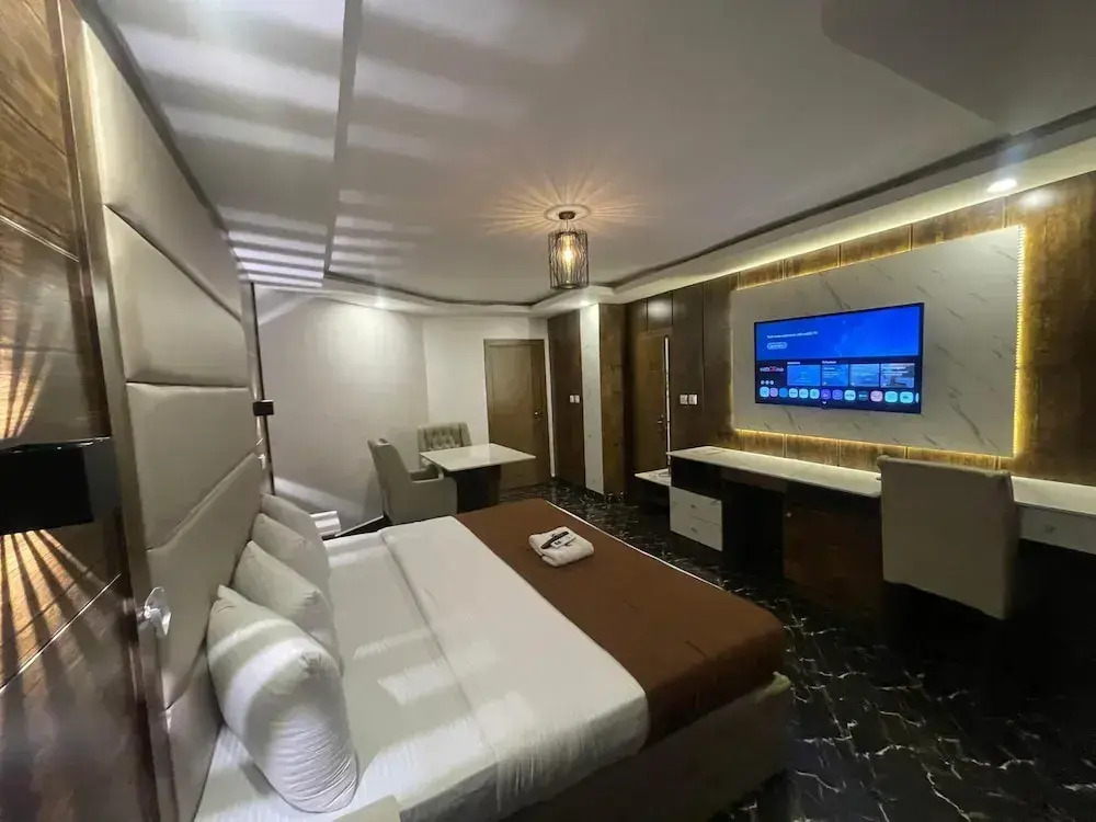 Presken Hotel Reliance
