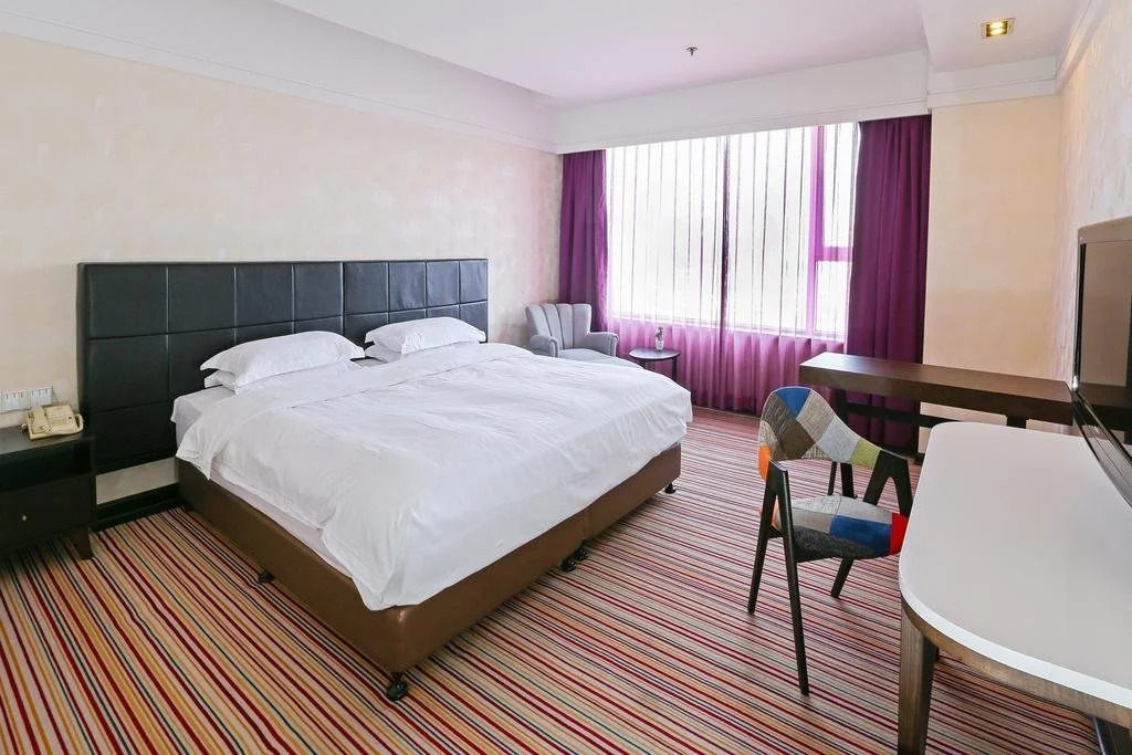 Dandong Life's Business Hotel