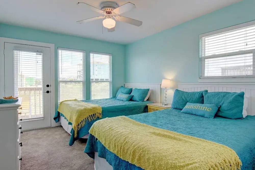 La Playa Paradise - 4 Br Home