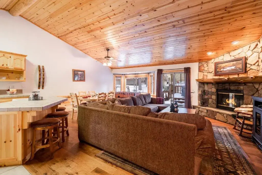 Little Cubs Cabin #1986 by Big Bear Vacations