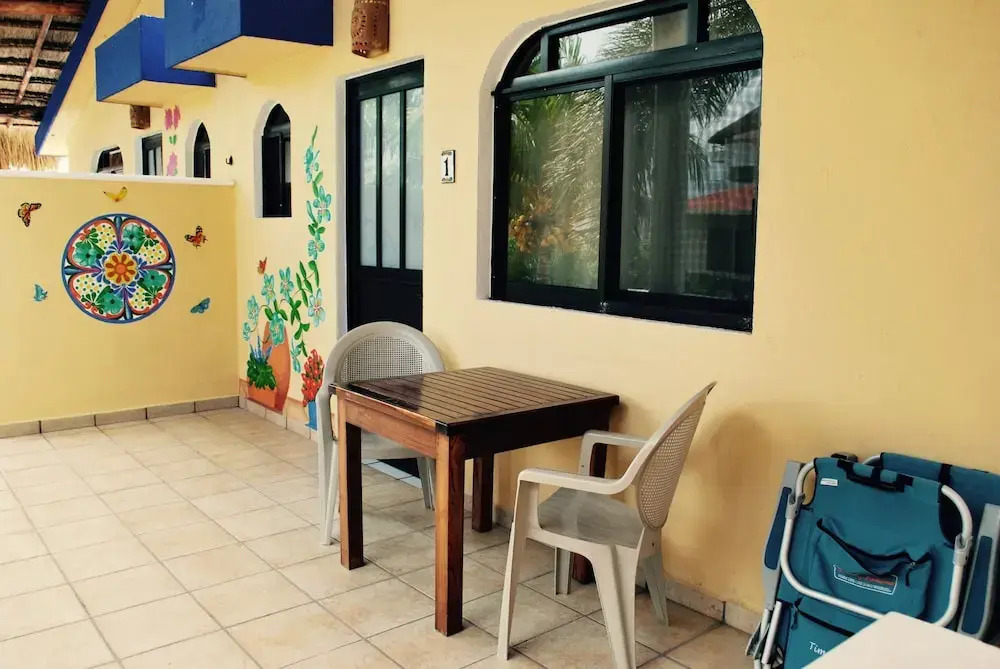 La Buena Vida Suites - Adults Only