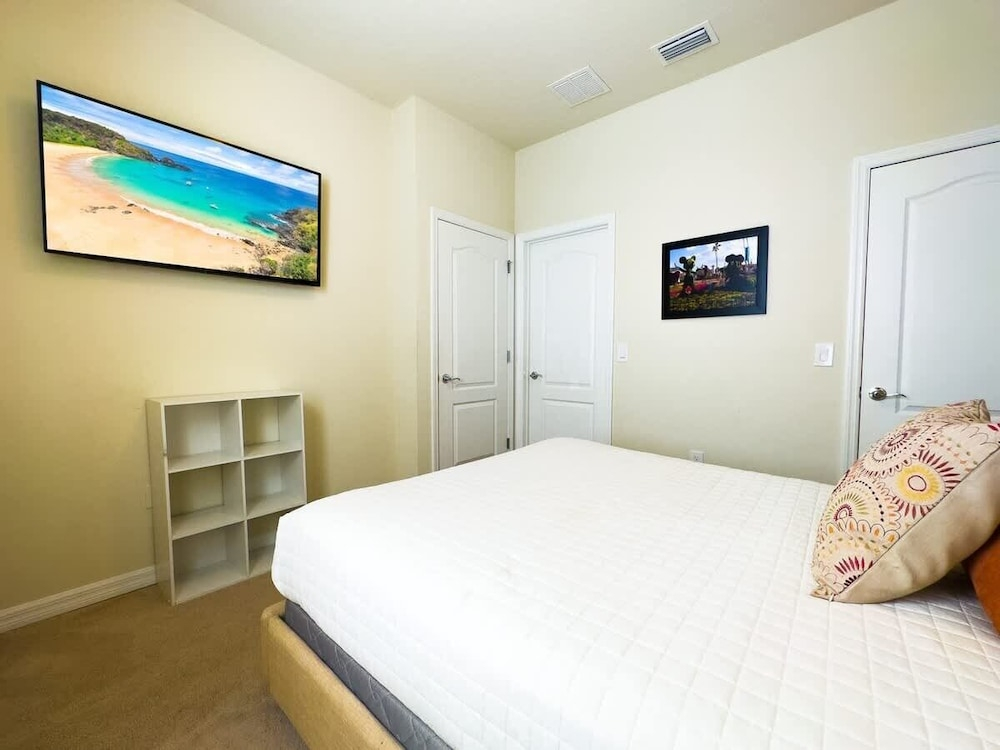 Villa Near Disney Themed Luxury 5bd With Pool 5 Bedroom Home