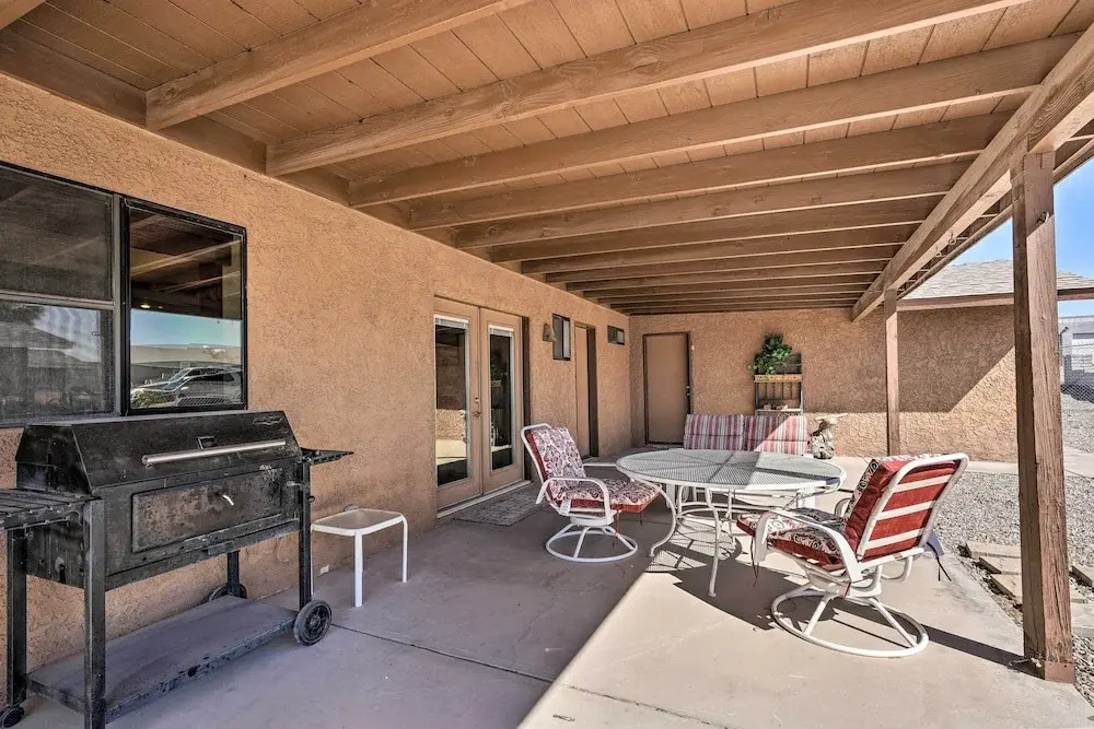 2 Mi to Lake: Home w/ Fire Pit in Arizona