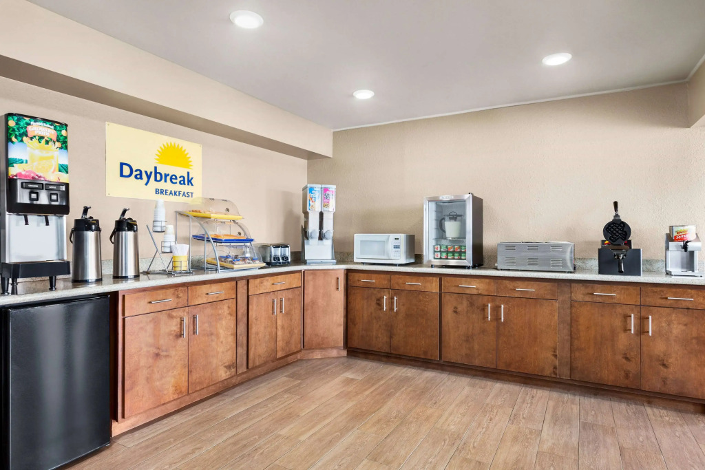 Days Inn by Wyndham Paris
