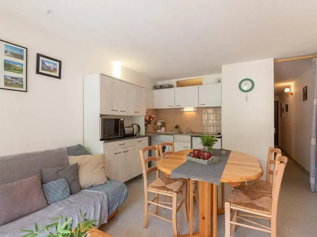 Appartement cosy avec balcon et parking à Saint-Lary - FR-1-296-138