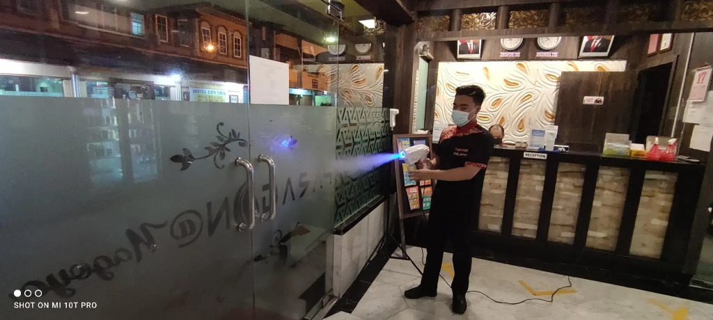 RedDoorz Plus at Paragon Nagoya Hotel Batam