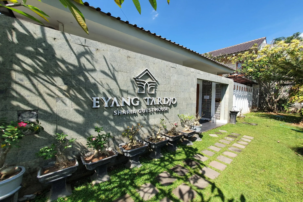 Rumah Eyang Tardjo Syariah Mitra RedDoorz
