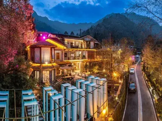 Mount Qingcheng Banshan Guishu Private Hot Spring Homestay