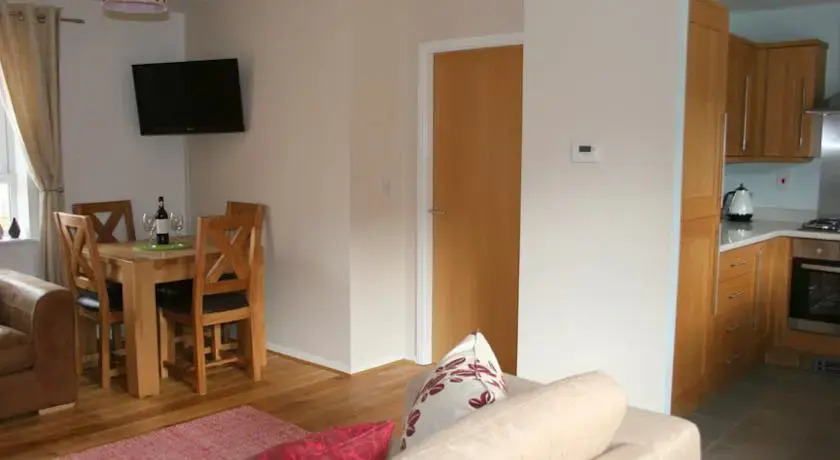 Kings Court Apartments