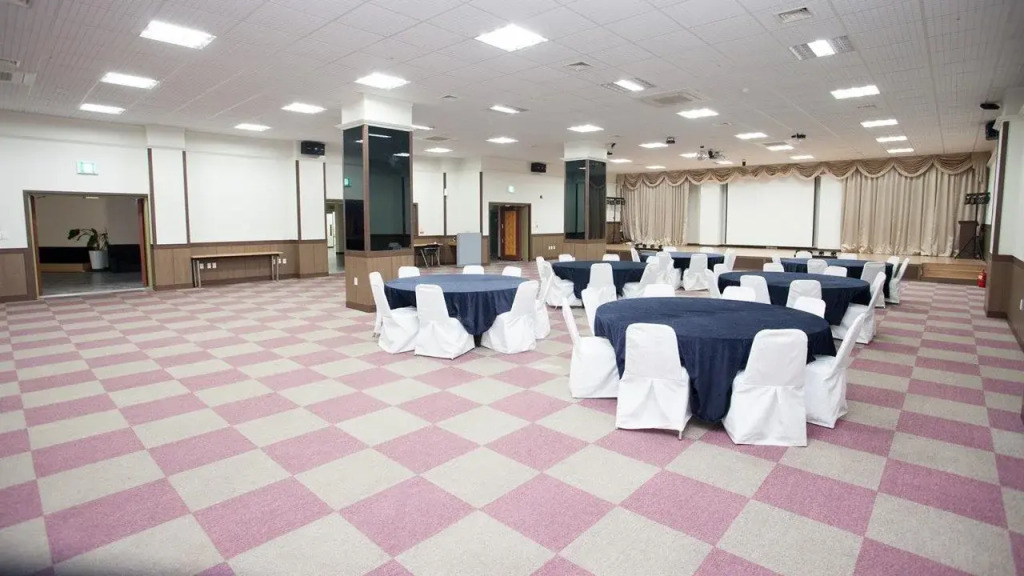 Ain People Hotel