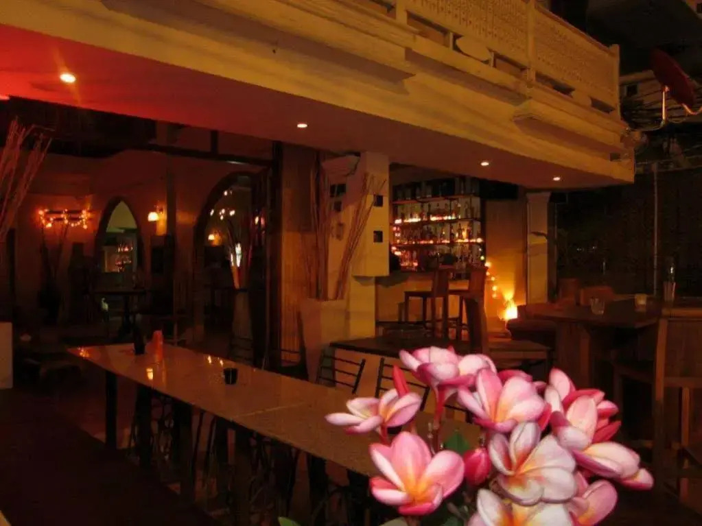 Siam Tulip Guesthouse & Restaurant