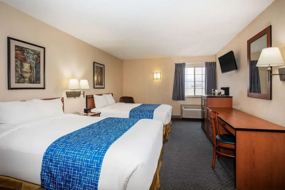 Airport Value Inn and Suites