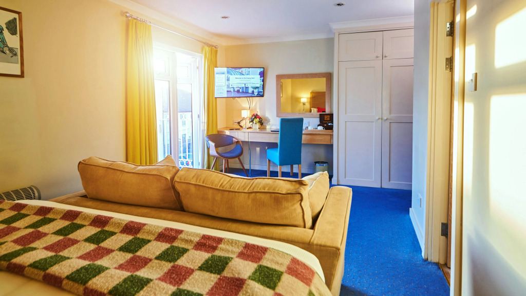 County Hotel