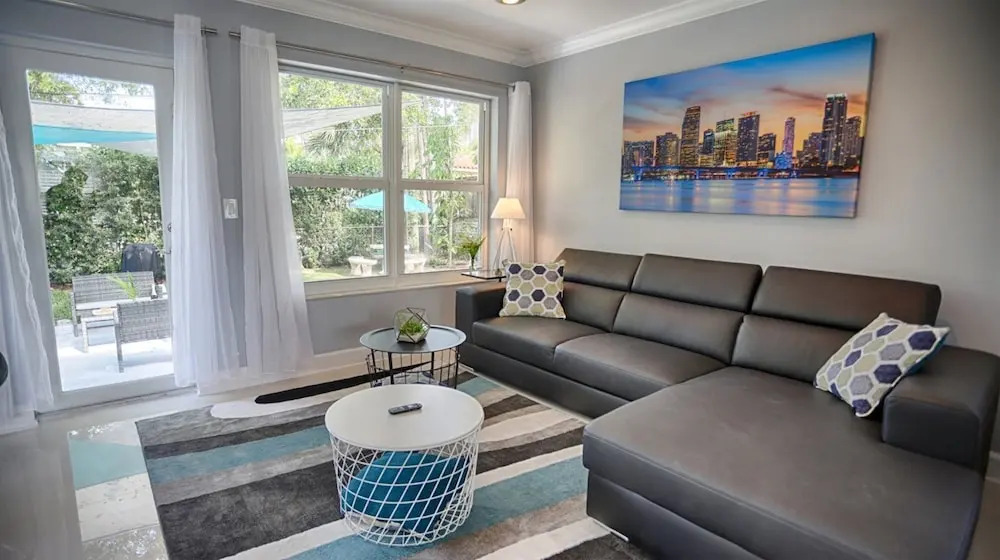 Modern Miami Family Home Mins From The Beaches