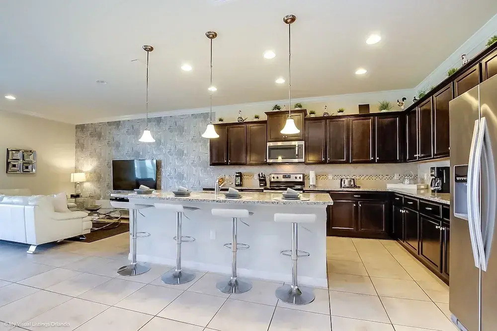 8817md Lake Front 9 Bedroom 6 Bathroom Windsor