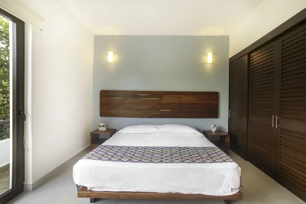 HIRA PH4 w Rooftop Terrace by Gate48