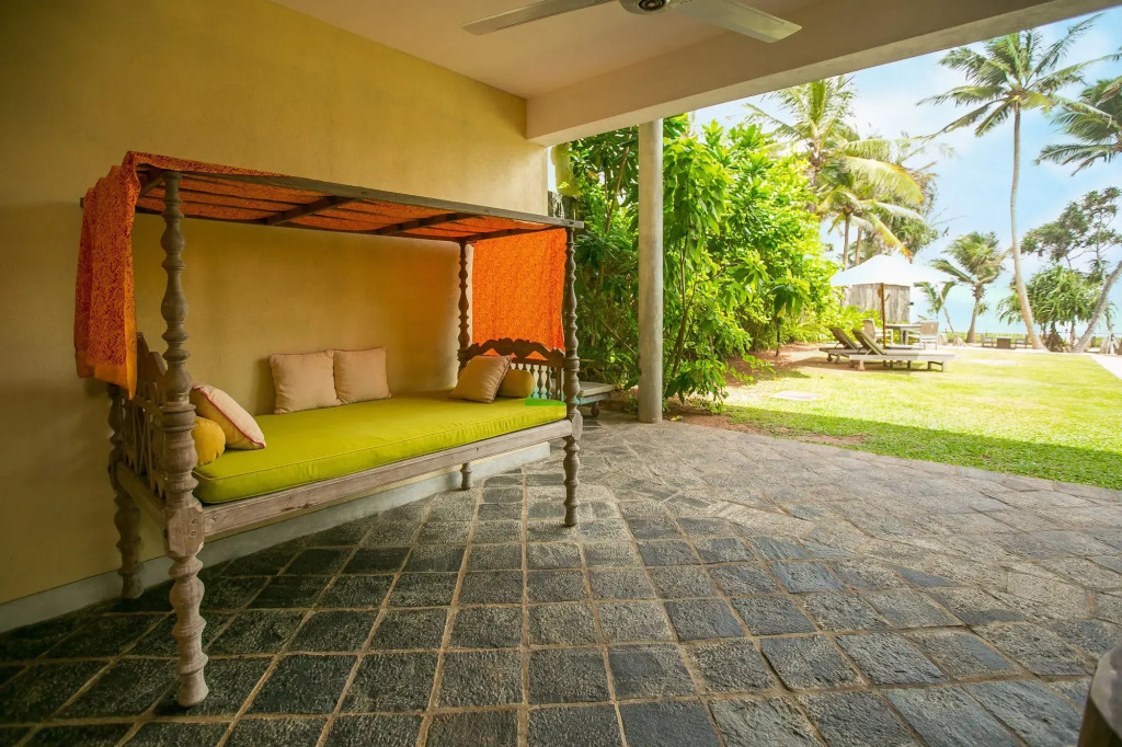 Villa Saffron Hikkaduwa