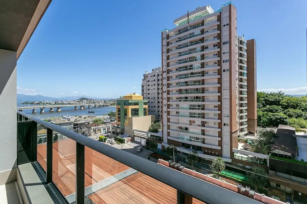 Studios Tower by Viva - Prédio com piscina no rooftop no centro de Floripa