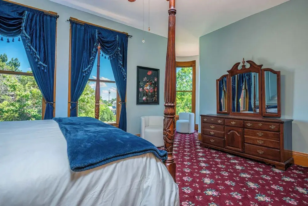 Orman Mansion - Pueblos Most Luxurious Stay