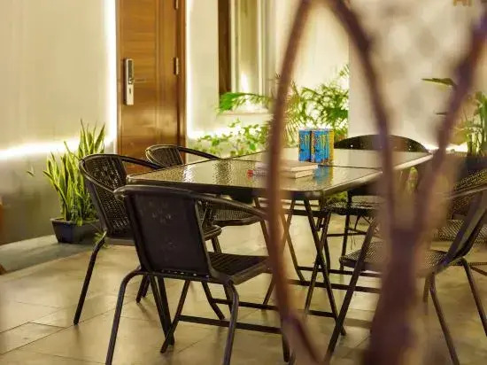 Banyan Tree Courtyard Homestay (Beihai Yintan Branch)
