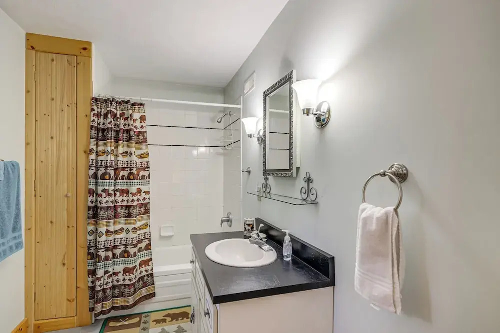 Near Beach Access: Torch Lake Cabin Retreat!