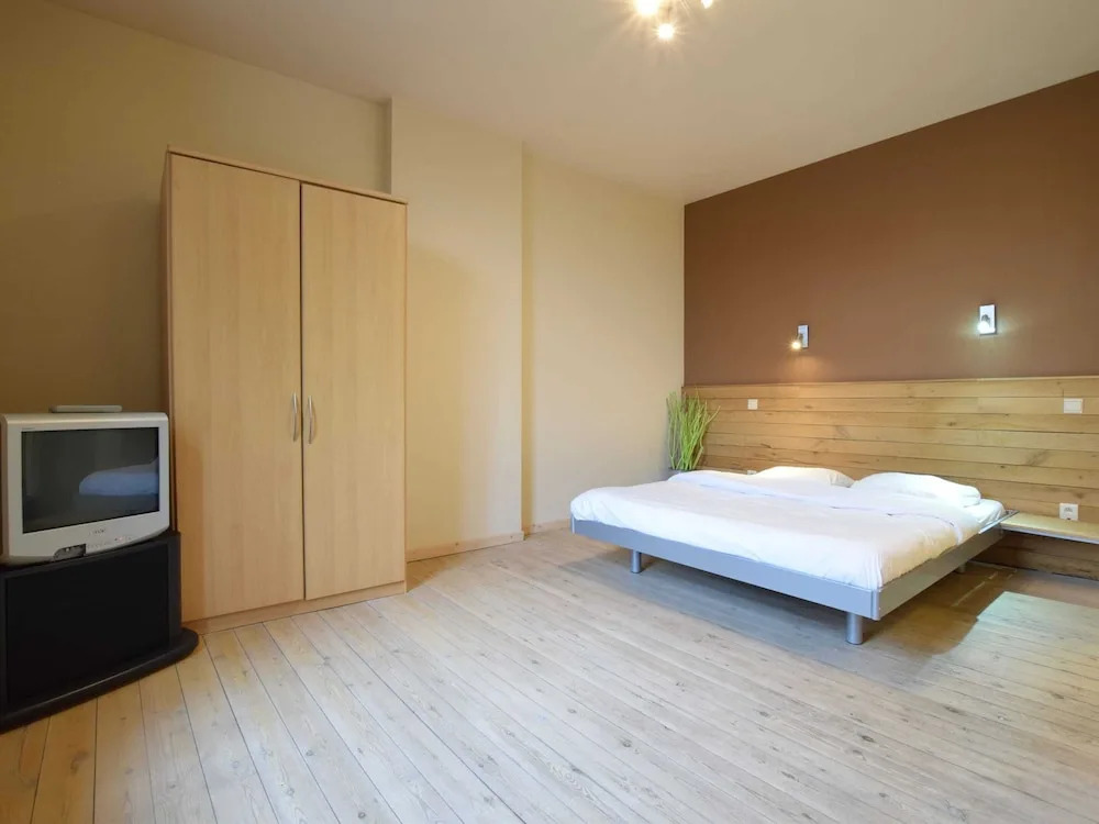 Spacious Durbuy group stay