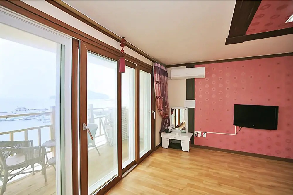 Geoje Seven Pension