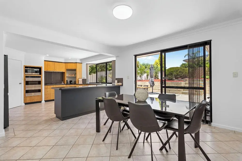 The Monaco Mansion Dianella - Sepal Stay