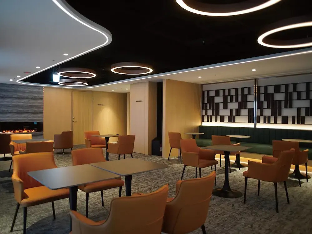 Roaders Plus Hotel - Taipei Station