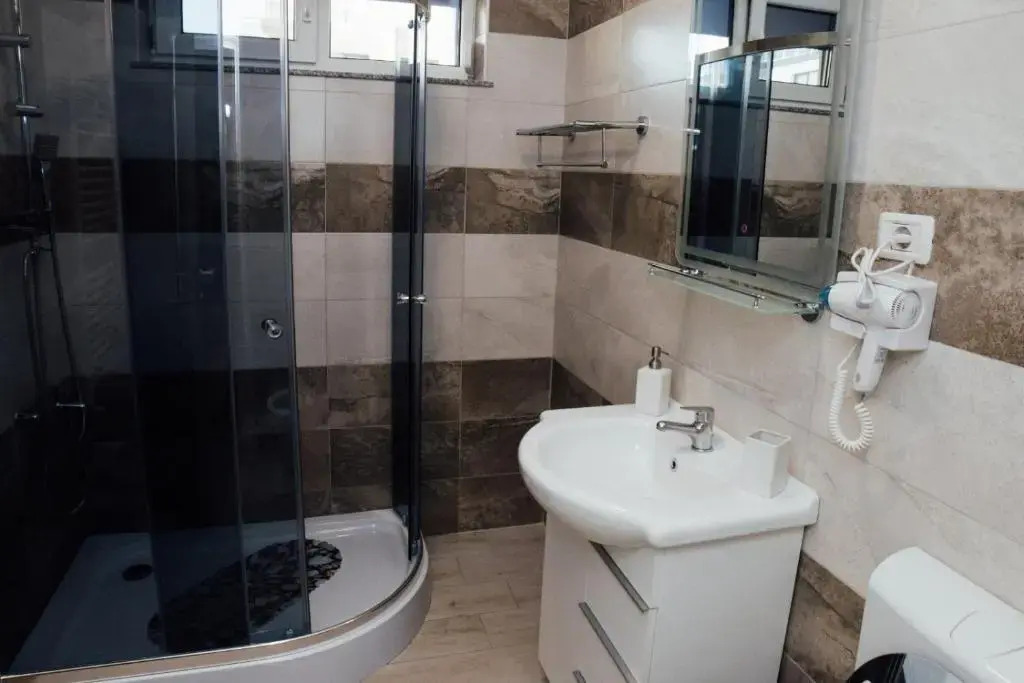 Regim Hotelier Astoria 2