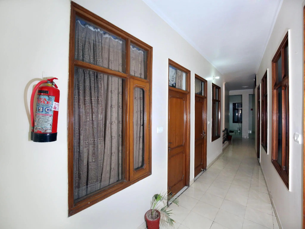 OYO 5853 Hotel Shingar Regency