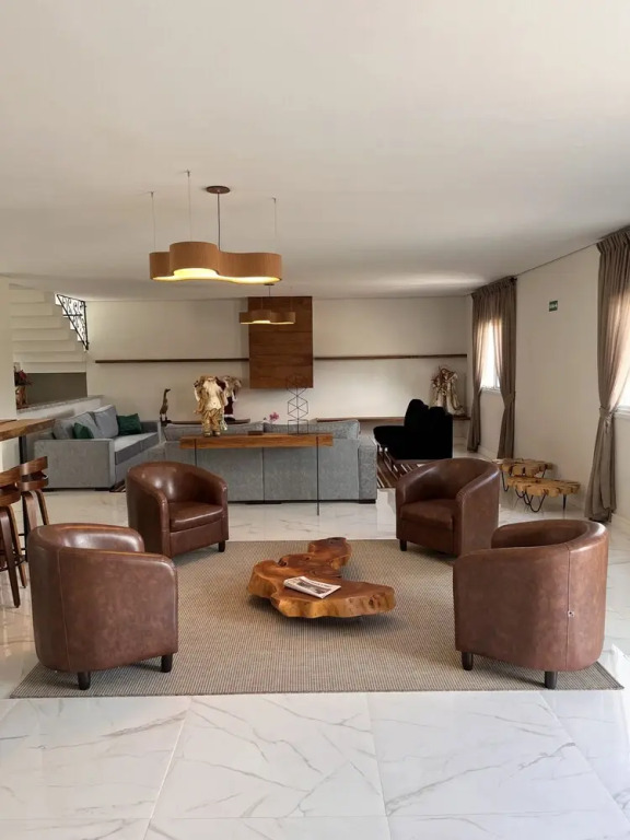 Altitude Lodge Hotel