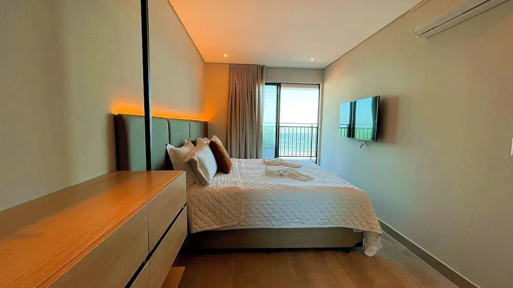 FRENTE MAR 2 QUARTOS OCEAN - By Living