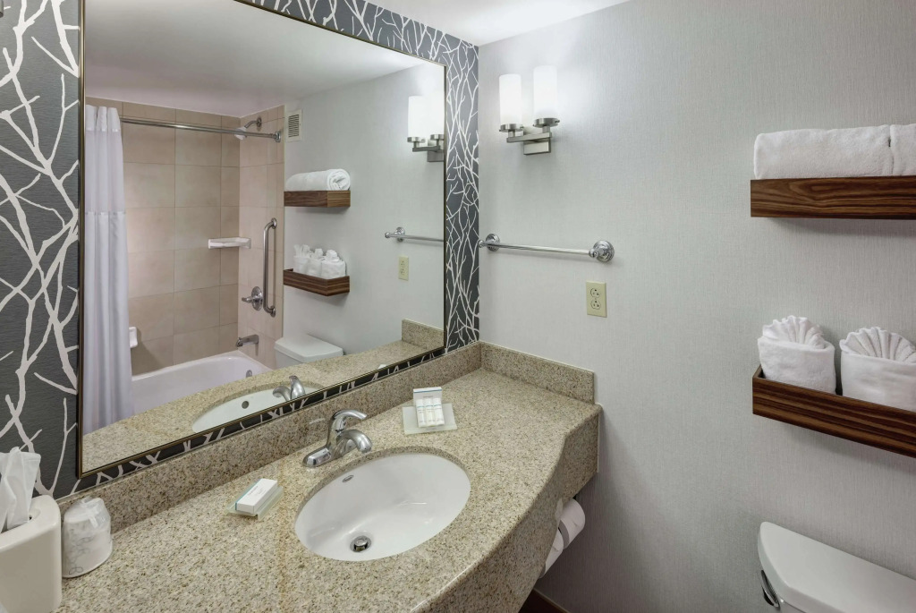 Hilton Garden Inn Naperville/Warrenville