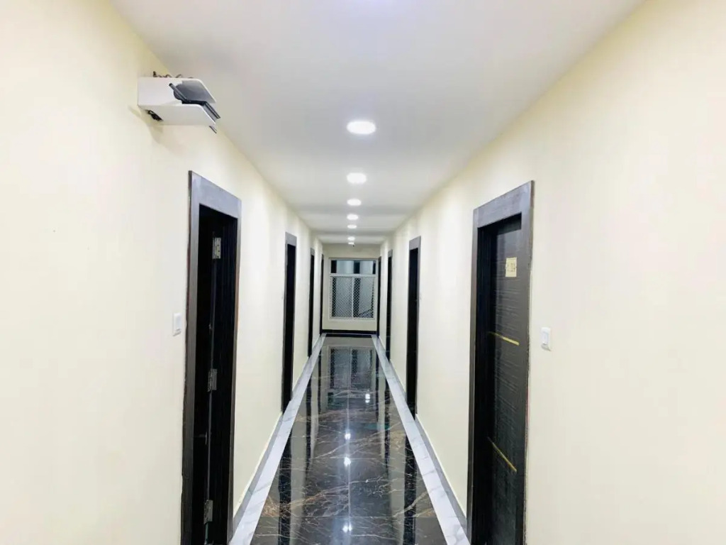 Hotel oak by Mega Groups