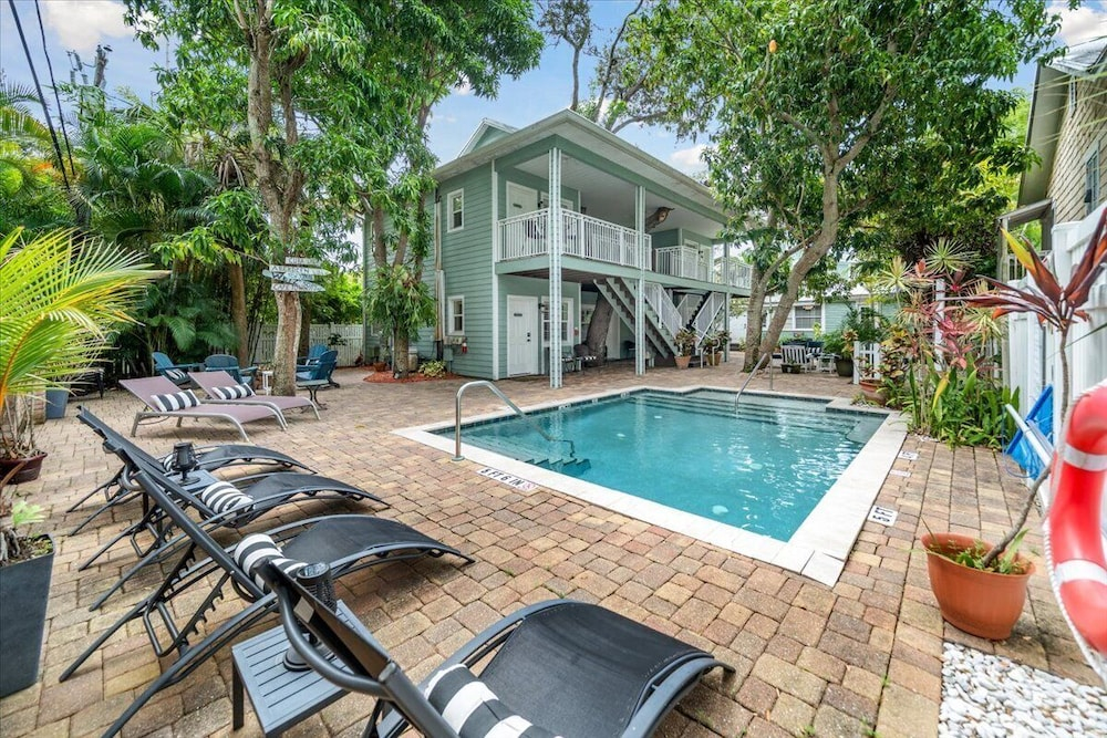 SeaGlass Inn