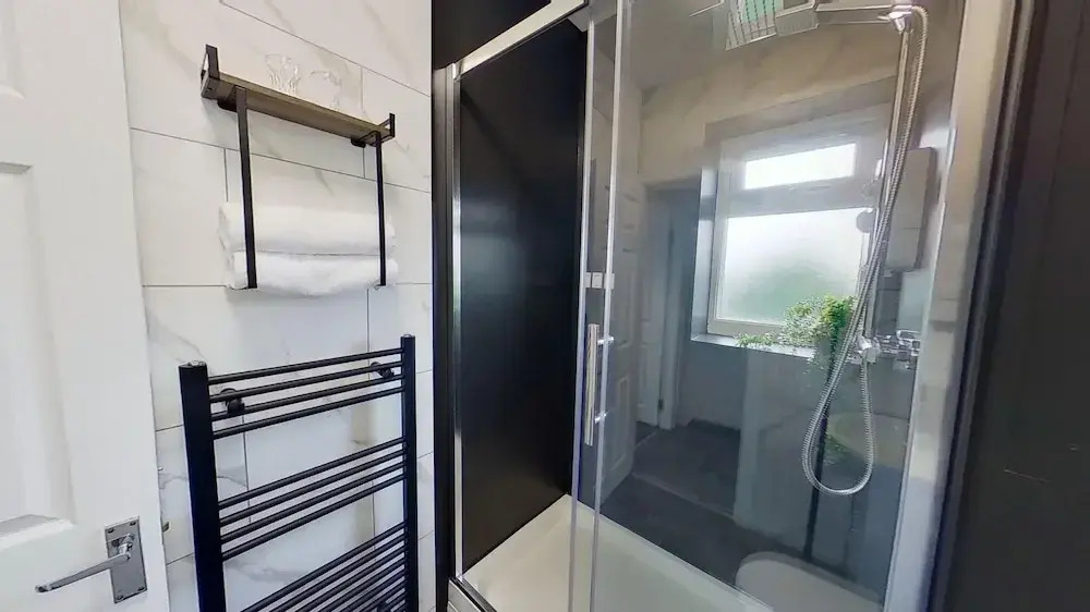 2 Bedroom House - Wifi - Parking - Pool Table