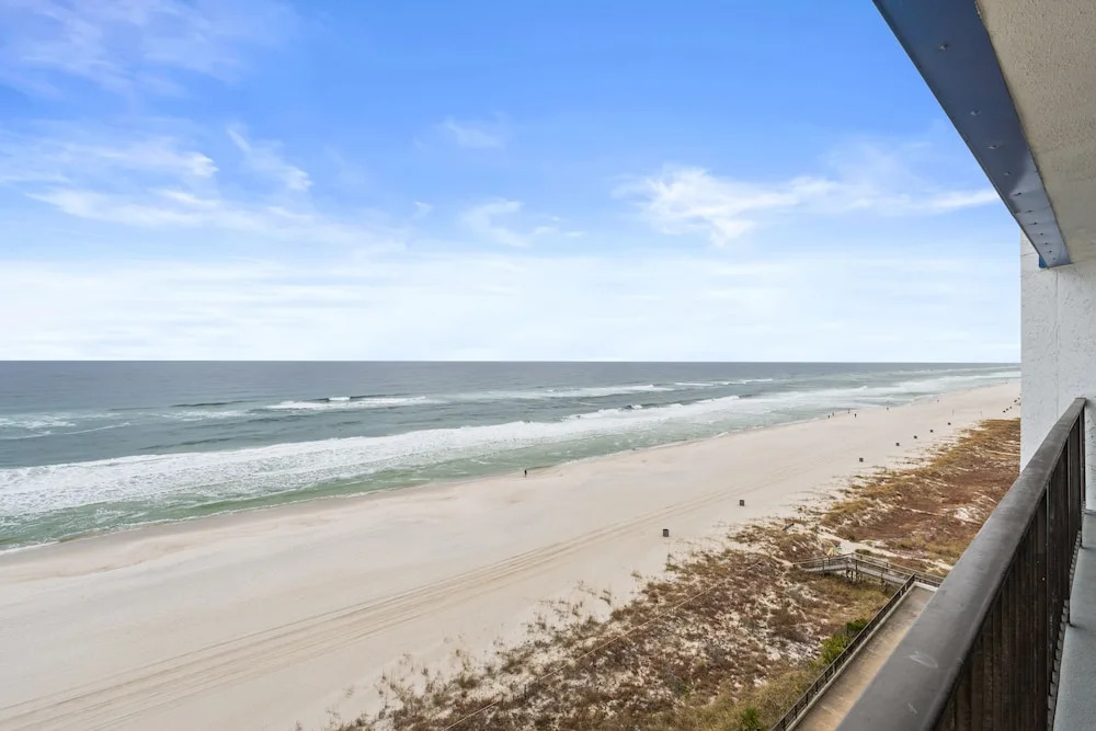 AquaVista Beach Resort by Sand Seeker Vacations