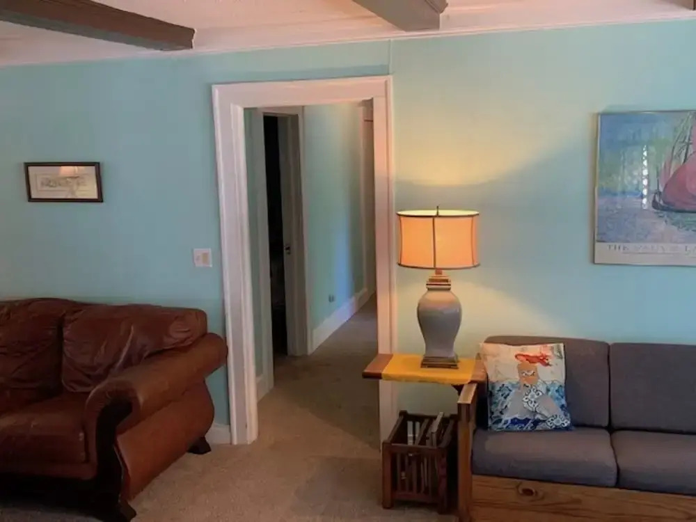 Historic Beach Side Getaway - Pet Friendly, Wifi 3 Bedroom Cottage by RedAwning