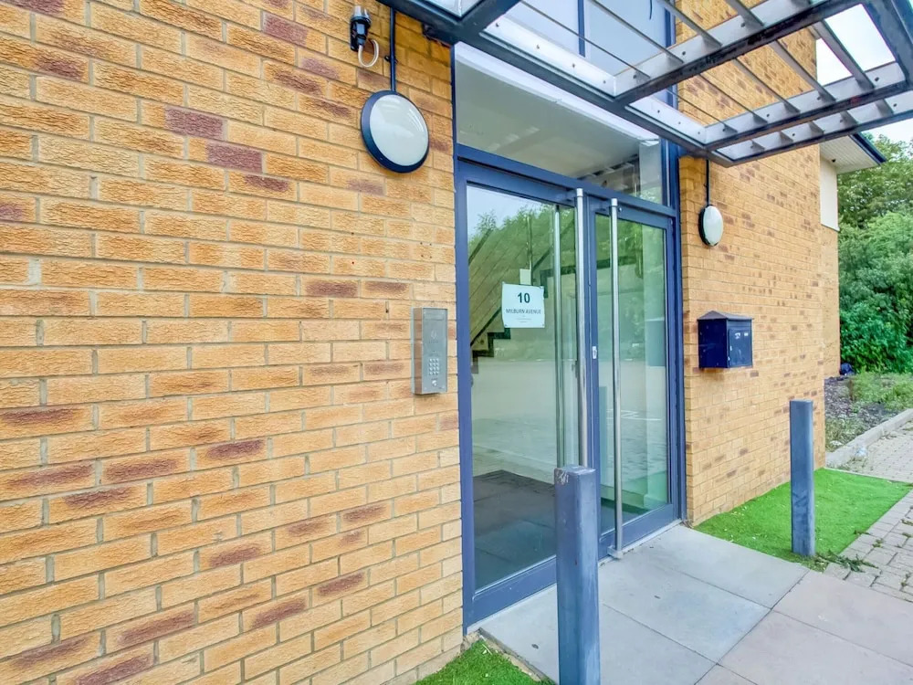 Urban Apartment in South East for 2 near Canary Karaoke
