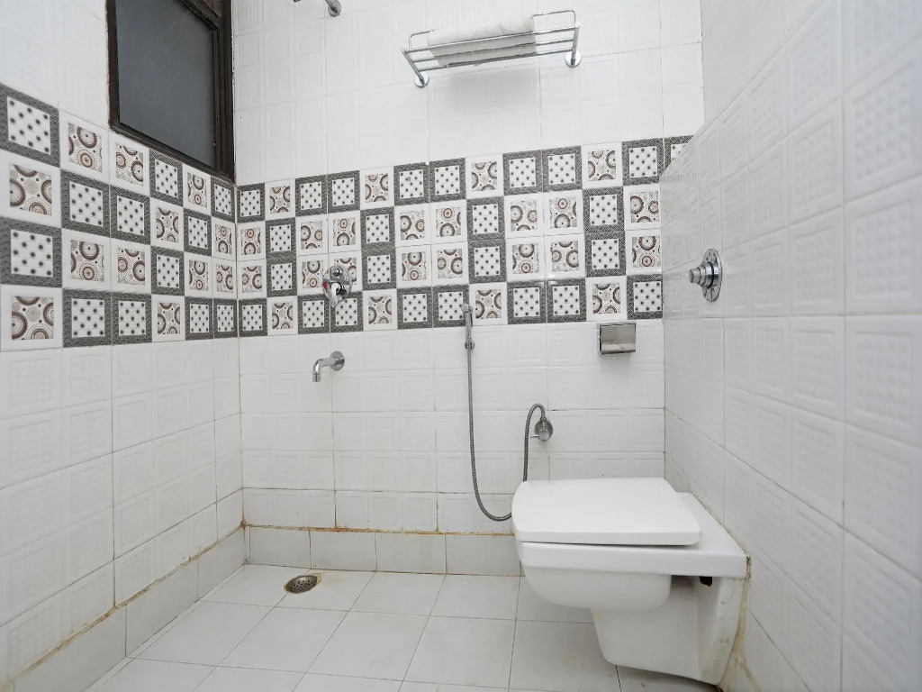 OYO 484 RTS Hotel
