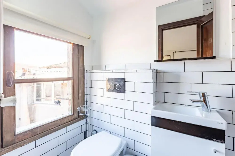Historic House near Popular Landmarks in Balat