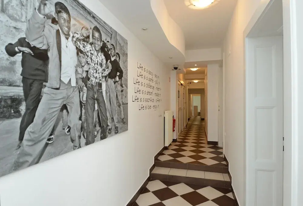 Viva Rooms