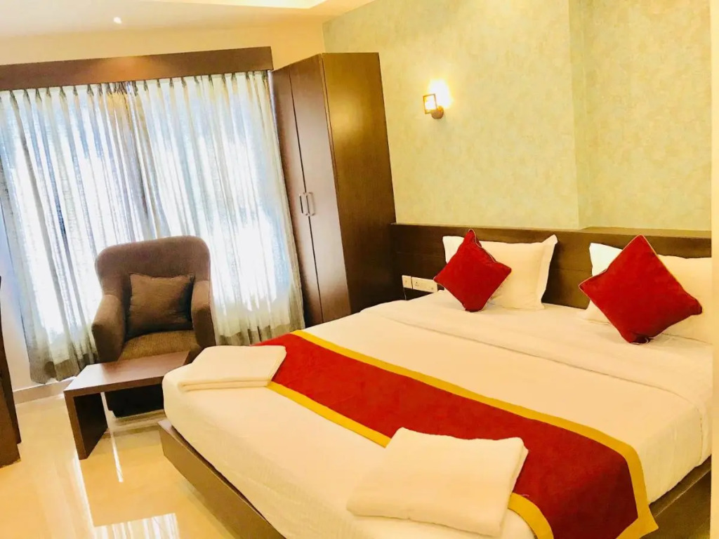 REGALIA INN &SUITES