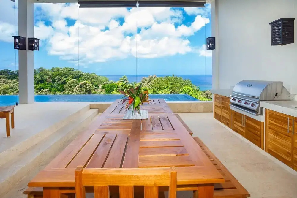 Ocean Pearl 4 Bedroom Home by RedAwning