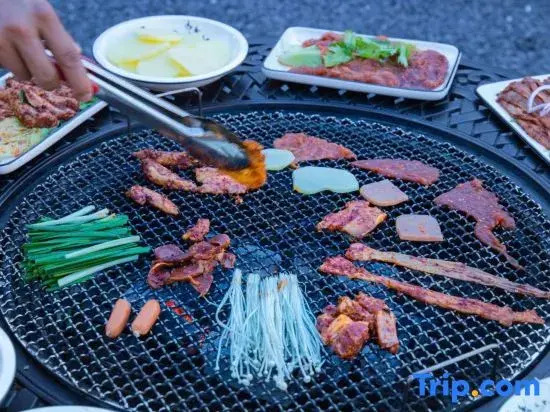 Qinglu · Private Soup Hot Spring Homestay (Qingcheng Houshan Scenic Area Store)